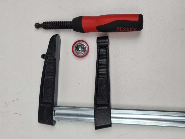Струбцина śrubowy столярная чугунная TG с rękojeścią drewnianą Bessey TG100S122K, фото 4