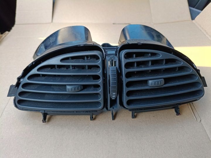 Воздухозаборник консоли CITROEN C5 II (RC_) 963261727A 2.0L дизель 2006, фото 1