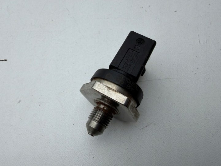 Датчик давления топлива 06D906051C AUDI VW, фото 1
