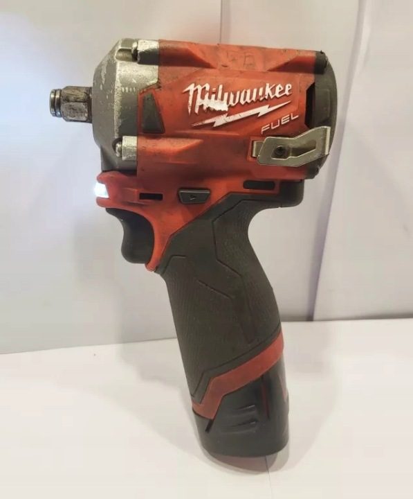 Kompaktowy ударный гайковерт Milwaukee M12 FIWF12-0X 339 Нм ТОПЛИВНЫЙ 1/2" 4933464615, фото 2