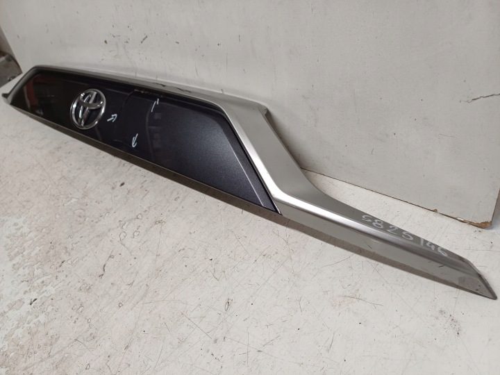 TOYOTA RAV4 5 В 18- НАКЛАДКА КРЫШКИ БАГАЖНИКА 7680142240, фото 4