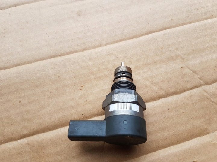 ДАТЧИК РЕГУЛЯТОР ДАВЛЕНИЯ ТОПЛИВА 0281002949 N47 N57 BMW E90 2006 BMW, фото 2