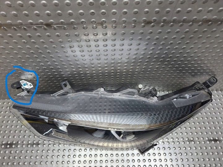Фара передняя левая линза Toyota Yaris IV 20- EU K0-6, фото 3