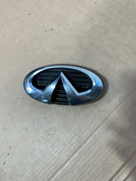 Значок передний, передний, эмблема бампера Infiniti M30,M30d,M35,M37,Q70, фото 1