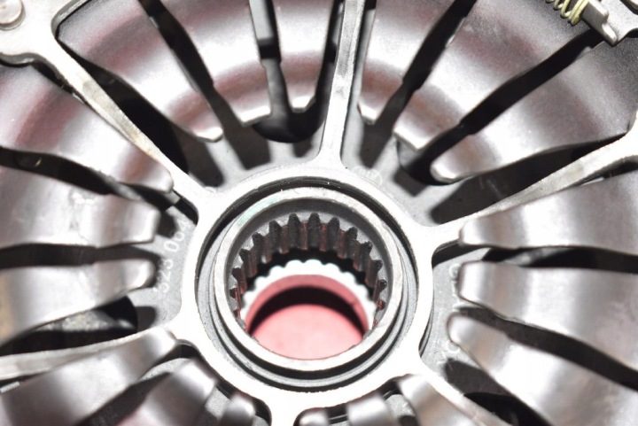 ДВУХМАССОВЫЙ МАХОВИК 7560876 BMW E90 E91 2.0i 170 Л.С. 08-13, фото 2