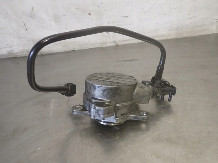 Renault OE 8200102535B вакуумный насос, фото 4