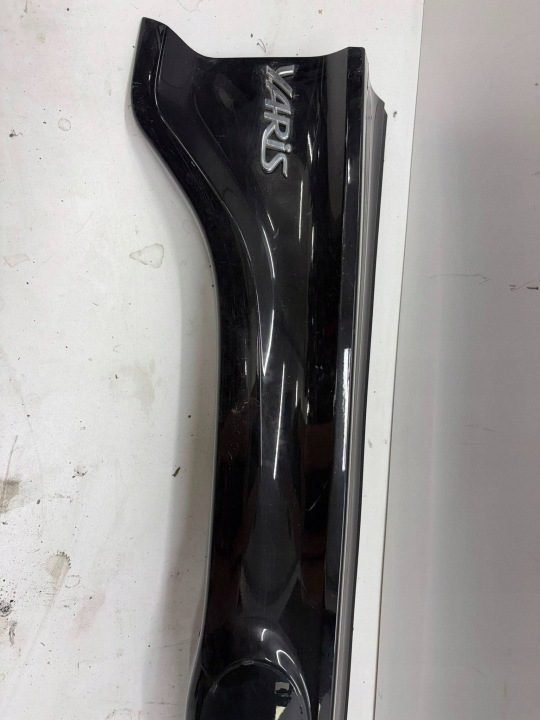 TOYOTA YARIS IV 4 НАКЛАДКА КРЫШКИ БАГАЖНИКА 76801-K0010, фото 2