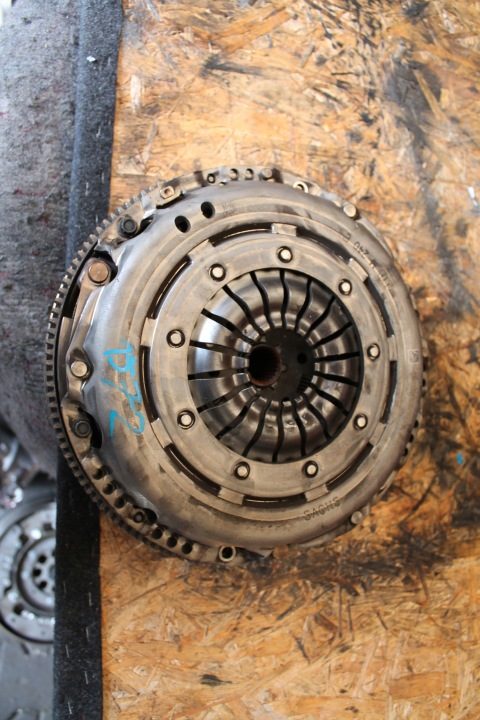 1572. ДВУХМАССОВЫЙ МАХОВИК VW SEAT 05L105266F, фото 1