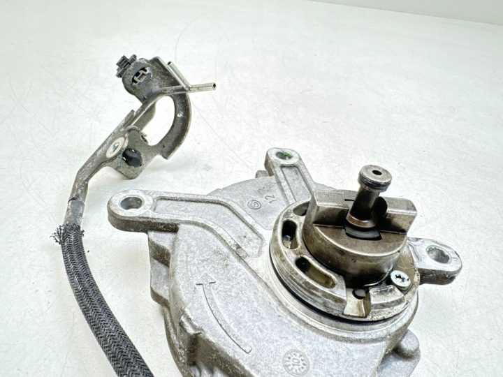 2011 Toyota Verso Вакуумный насос 19111004, фото 2