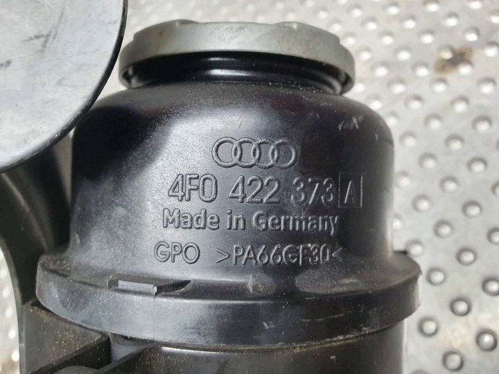 Бачок жидкости гидроусилителя крепление 4F0422373A Audi A6 C6 4F 3.0TDI, фото 6