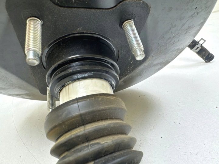 Вакуумный усилитель TOYOTA VERSO (_R2_) 472000F050A 2.0L дизель 93 кВт 2010, фото 3
