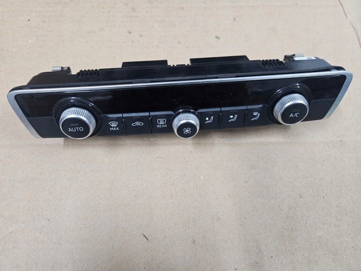 ПАНЕЛЬ ПЕРЕКЛЮЧАТЕЛЬ КОНДИЦИОНЕРА AUDI A3 8V 8V0820043C, фото 1