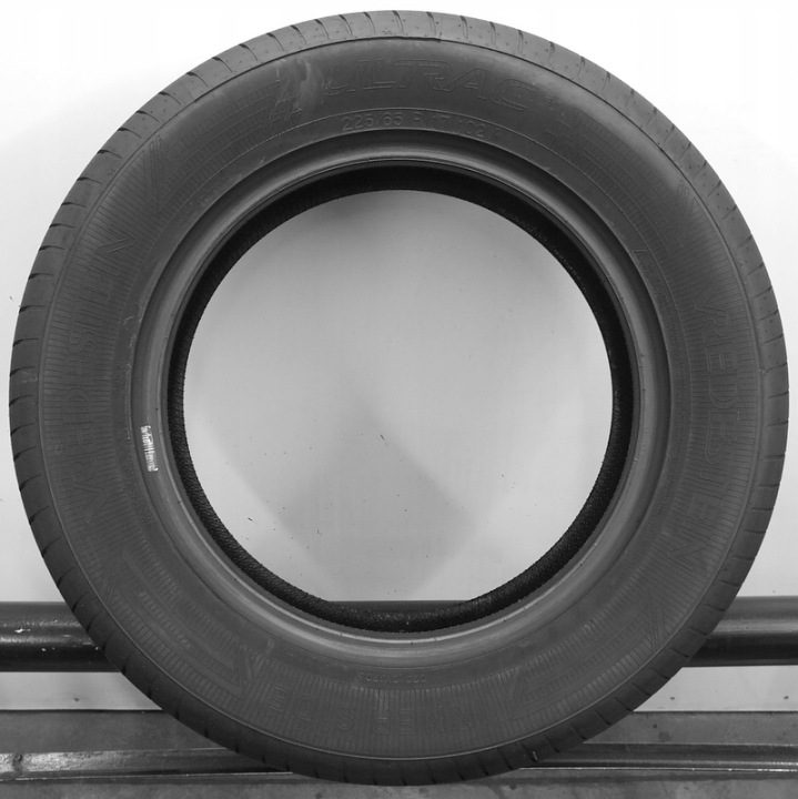 Шина летняя Vredestein Ultrac 225/65R17 102 В защита диска, фото 10