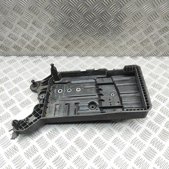 Площадка аккумулятора Kodiaq 5QF 915 321 C Tiguan Tarraco Touran Audi Q3 оригинал, фото 1