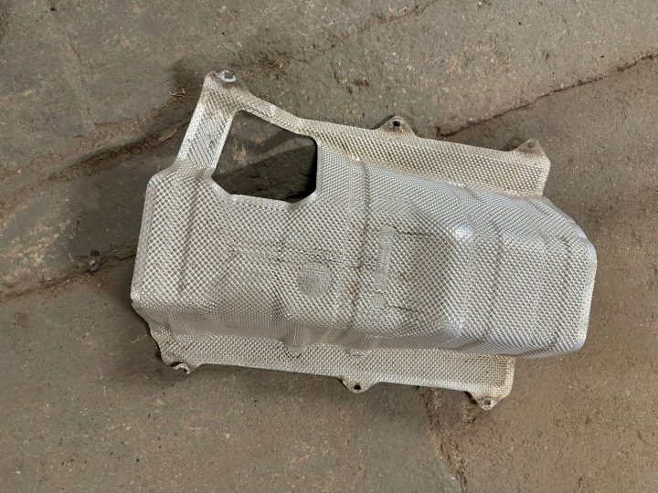 SUZUKI ТЕПЛОЗАЩИТНЫЙ ЭКРАН SUZUKI VITARA III, фото 1