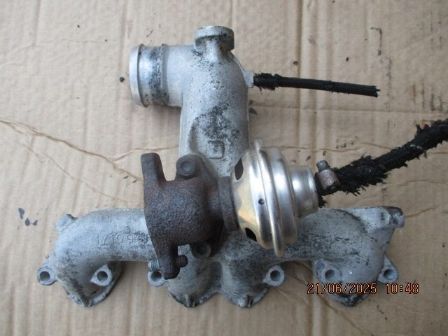 ВПУСКНОЙ КОЛЛЕКТОР VW 1,9TDI 110 л.с. 028128713J, фото 1