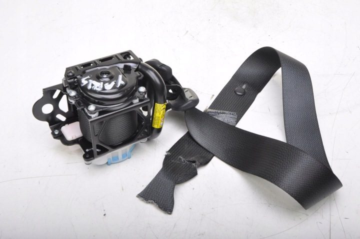 TOYOTA YARIS IV РЕМЕНЬ БЕЗОПАСНОСТИ ПРАВЫЙ ЗАДНИЙ 73370-K0010, фото 1