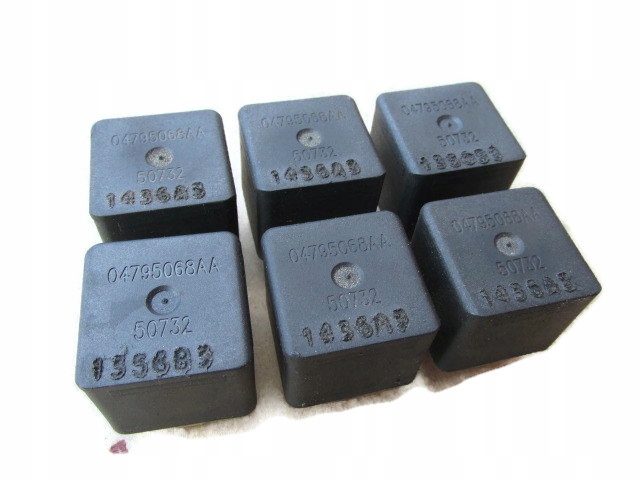 Cherokee Liberty KJ 2.8 CRD Реле 04795068AA, фото 1