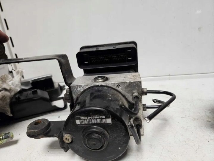 Насос ABS FORD FOCUS IV (HN) 8M512B373AA 1.6L бензин 92 кВт 2004, фото 1