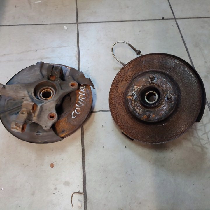 ПОВОРОТНЫЙ КУЛАК ЛЕВЫЙ СТУПИЦА ПЕРЕДНЯЯ 1.5 TDCI FORD TRANSIT COURIER 14-23, фото 3