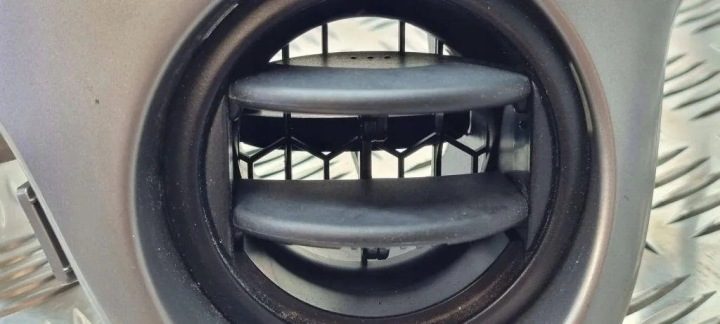 Дефлекторы панели приборного MAZDA 2 (DE) D65164961 1.3L бензин 55 кВт 2009, фото 2