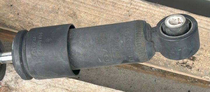 ЗАМОК + ПОДУШКА + АМОРТИЗАТОР КАБИНЫ DAF CF EURO6 1878677 1931026 1866162, фото 5