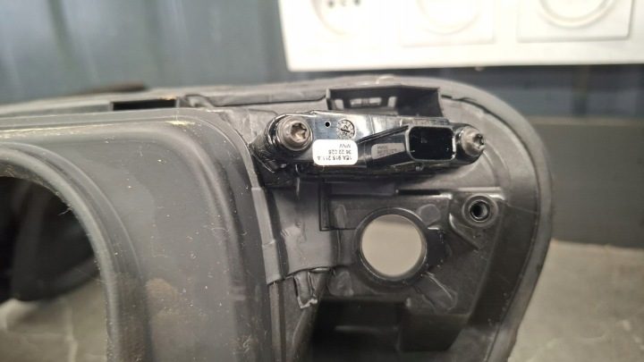 VW ID.3 лючок горловины бензобака 10A809857C, фото 6