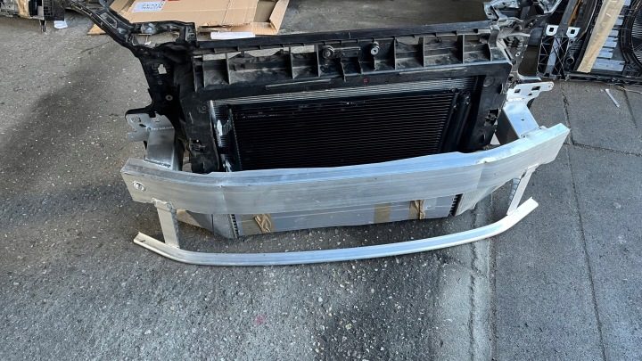 Усилитель балка радиаторов Audi Q3 RS RSQ3 83A F3 83A805594F, фото 1