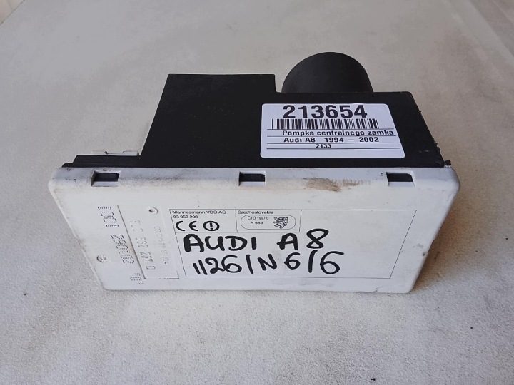 Насос центрального замка Audi A8 D2 8L0862257Q, фото 1