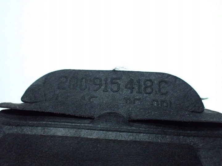 Крышка чехол аккумулятора 2Q0915418C Audi Q3 II 83A 19 г., фото 3