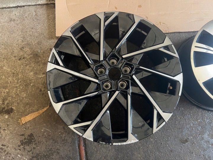 Литой диск RENAULT 8.0" x 20" 5x114.3 ET 50, фото 1