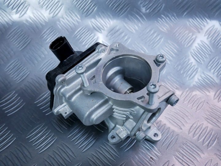 Клапан recyrkulator выхлопных газов EGR 03L131501R VW AMAROK 2.0 TDI, фото 1