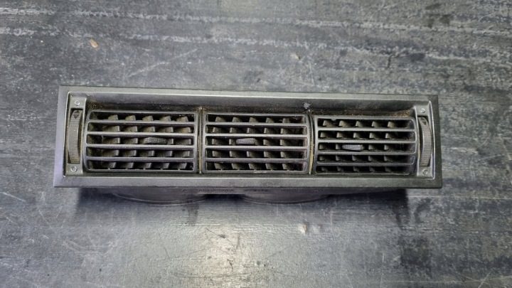 VW TRANSPORTER T4 РЕШЕТКИ ОБДУВА СРЕДНИЕ 7D1819703A, фото 1