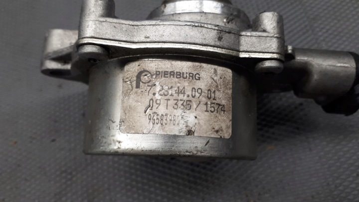 7281440901 насос вакуумный Peugeot Citroen 1.4 HDI, фото 6
