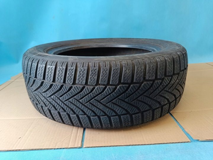 Шина зимняя Falken Eurowinter HS02 215/55R17 98 В сцепление на снегу, фото 2