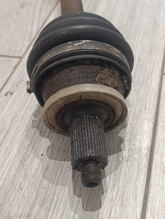 ПОЛУОСЬ ЛЕВАЯ VW POLO 9N 1.2 бензин, фото 3