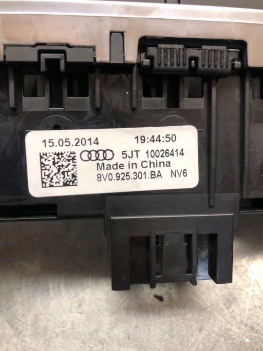 Панель кнопок торпедо Audi OE 8V0925301BA, фото 3