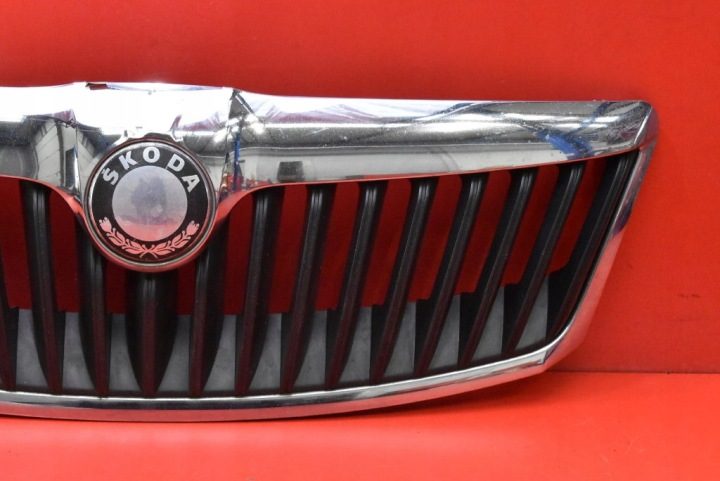 РЕШЕТКА РАДИАТОРА ЧЕРНАЯ ХРОМ 1Z0853651C SKODA OCTAVIA 2 II 08-13, фото 3