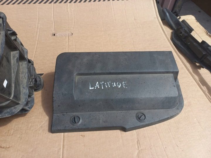 Renault Latitude кожух аккумулятора, фото 2