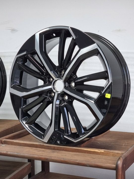 Литой диск Nissan OE 403009-HF9D 8.0" x 19" 5x114.3 ET 55, фото 1