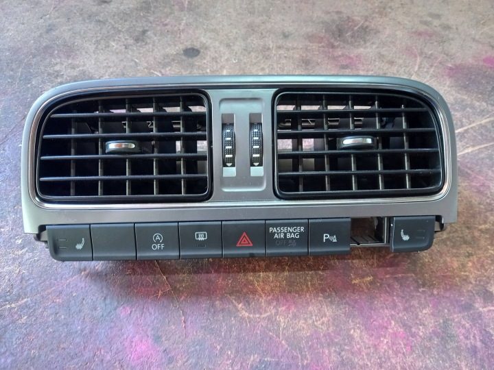 Дефлектор обдува средний Volkswagen OE 6C0819728A, фото 1