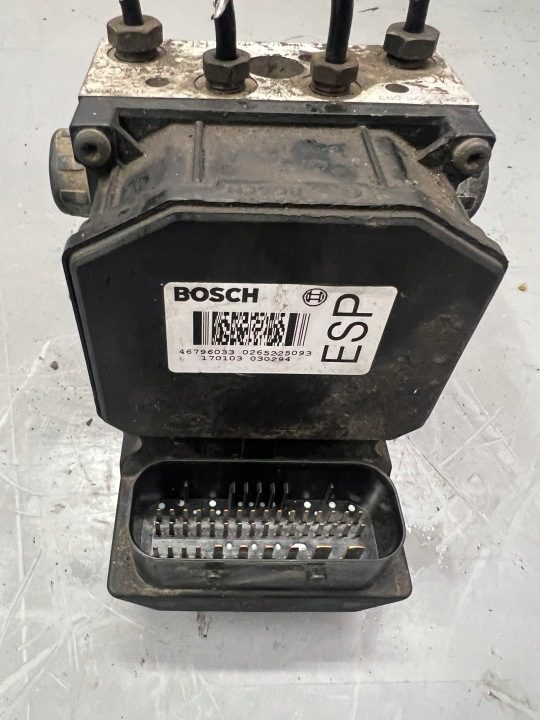 Alfa Romeo 166 2,4 JTD Насос ABS 0265225093, фото 2