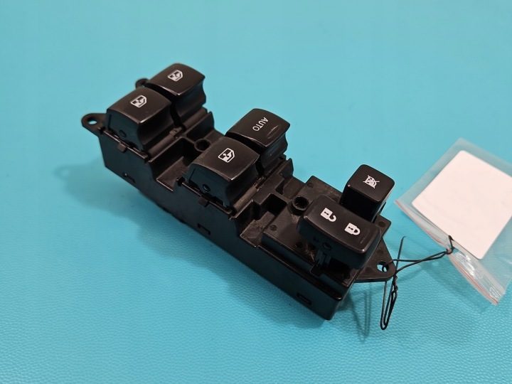 БЛОК КНОПОК СТЕКЛОПОДЪЕМНИКОВ MITSUBISHI OUTLANDER III 12- 8608A347 EU, фото 1
