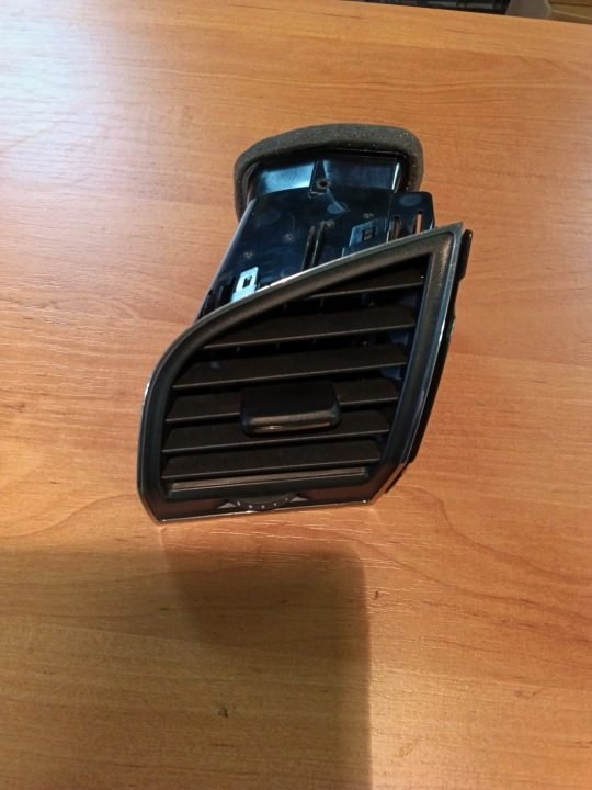 ОРИГИНАЛЬНАЯ AUDI OE ФОРСУНКА ВОЗДУХА, CZERŃ SATYNOWA/ХРОМ 6V0819701CRYP, фото 1