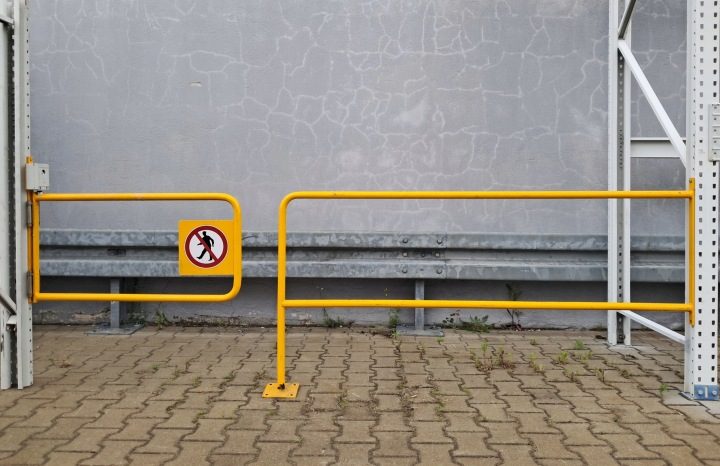 Barierka защитный для magazynu bariera techniczna bramka uchylna на słupku, фото 1