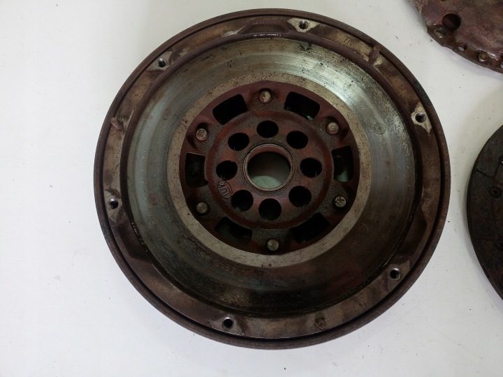 СЦЕПЛЕНИЕ ДВУХМАССОВЫЙ МАХОВИК CITROEN PEUGEOT 2.0 HDI 9686915580, фото 2
