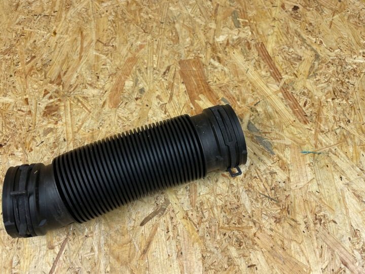 Заборник патрубок трубка воздуха VW Skoda Seat Audi 5Q0129618E, фото 9