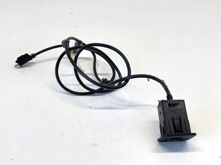 РАЗЪЕМ USB JEEP CHEROKEE KL 68145140AC РАЗЪЕМ ЗАРЯДКИ, MULTIMEDIALNE, фото 1