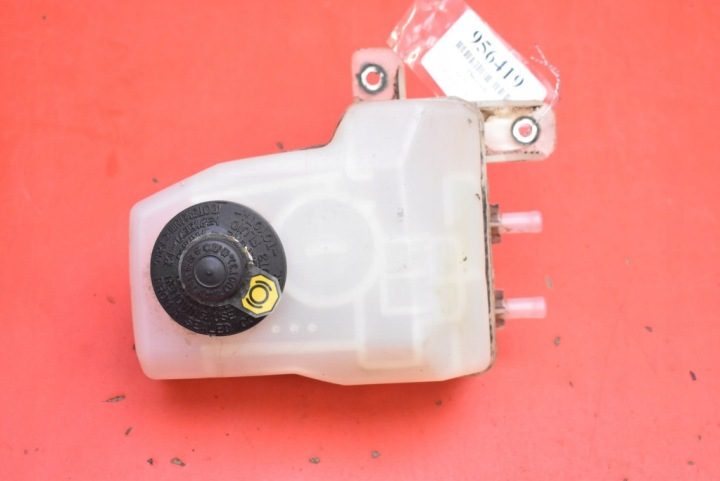 БАЧОК ТОРМОЗНОЙ ЖИДКОСТИ 132311-40120 TOYOTA PRIUS 2 II XW20 1.5 VVT-i, фото 1