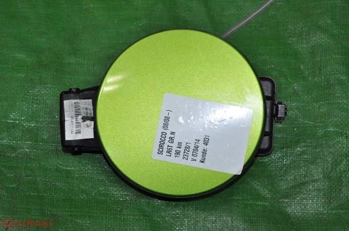 Лючок горловины бензобака VW Scirocco рестайлинг г. 1K8809857C, фото 2